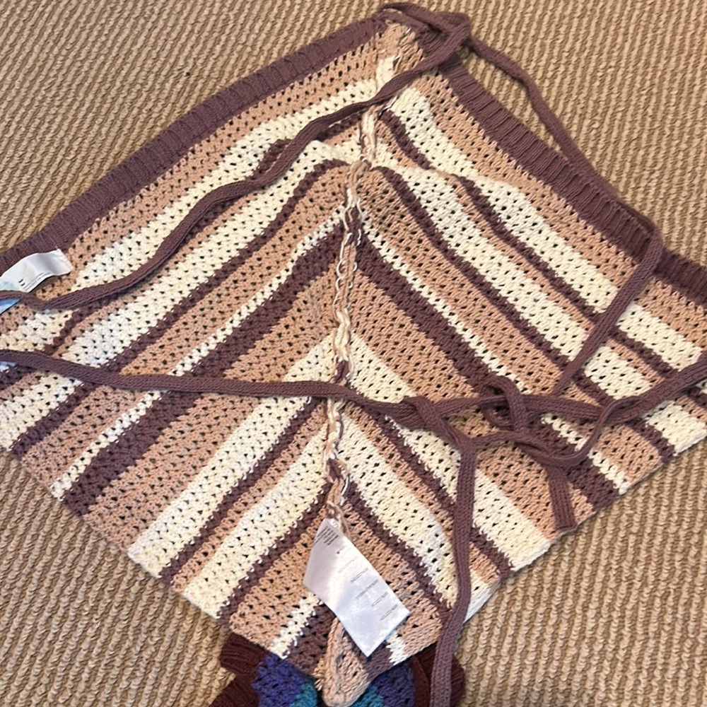 2 NWOT FREE PEOPLE beach June triangle crochet tops size medium - Picture 11 of 13